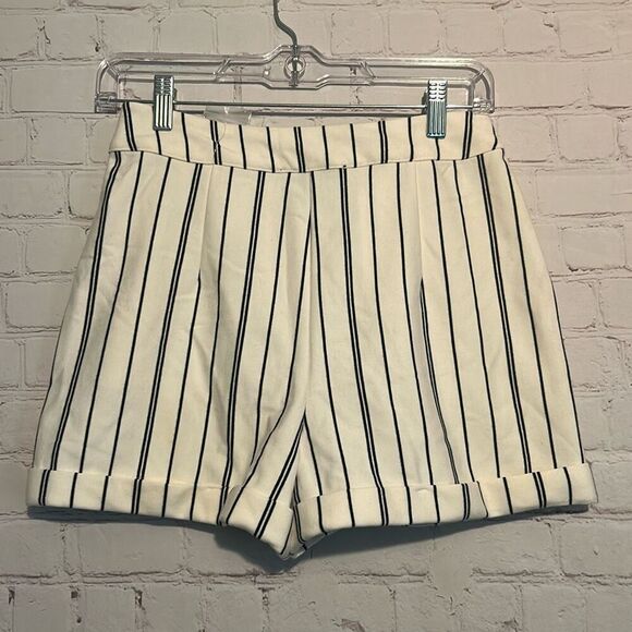 Forever 21 Striped High-Rise Shorts – Size Medium - Picture 2 of 2